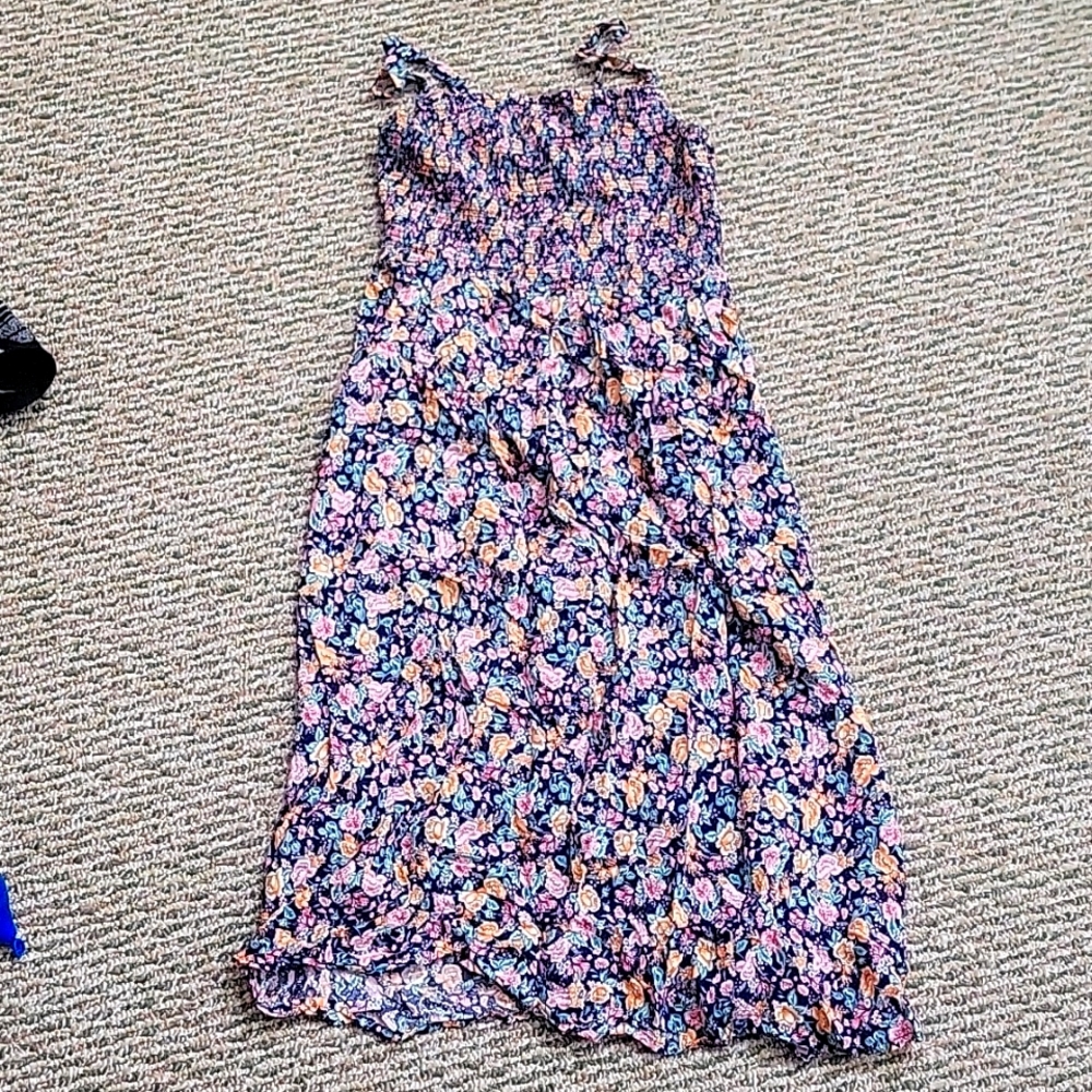 Old navy flower dress with pockets